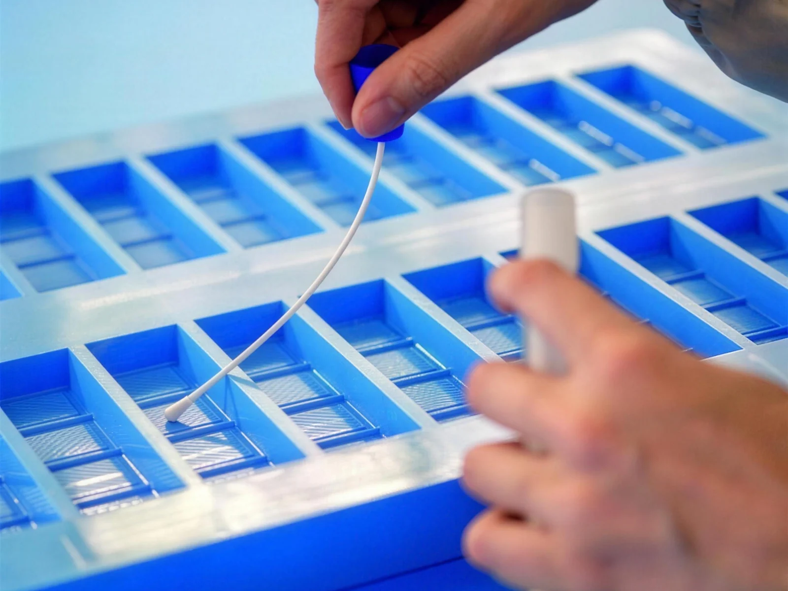 Quality control on the mould: the manual check of every shape before packaging